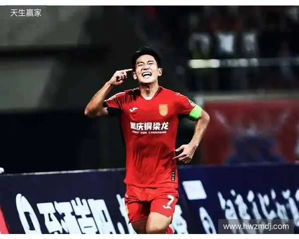 登顶中超!十人铜梁龙2-1三镇5轮不败 杜月徵染红张志雄造两球